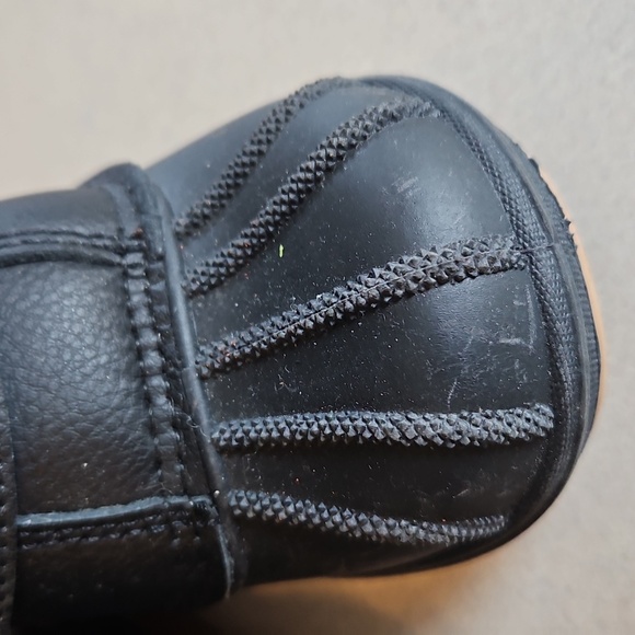 Cat & Jack Black Snowboots - Picture 7 of 11